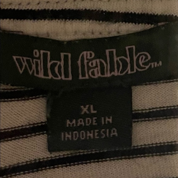 WILD fable white and black striped crop top
Size XL - Picture 7 of 8